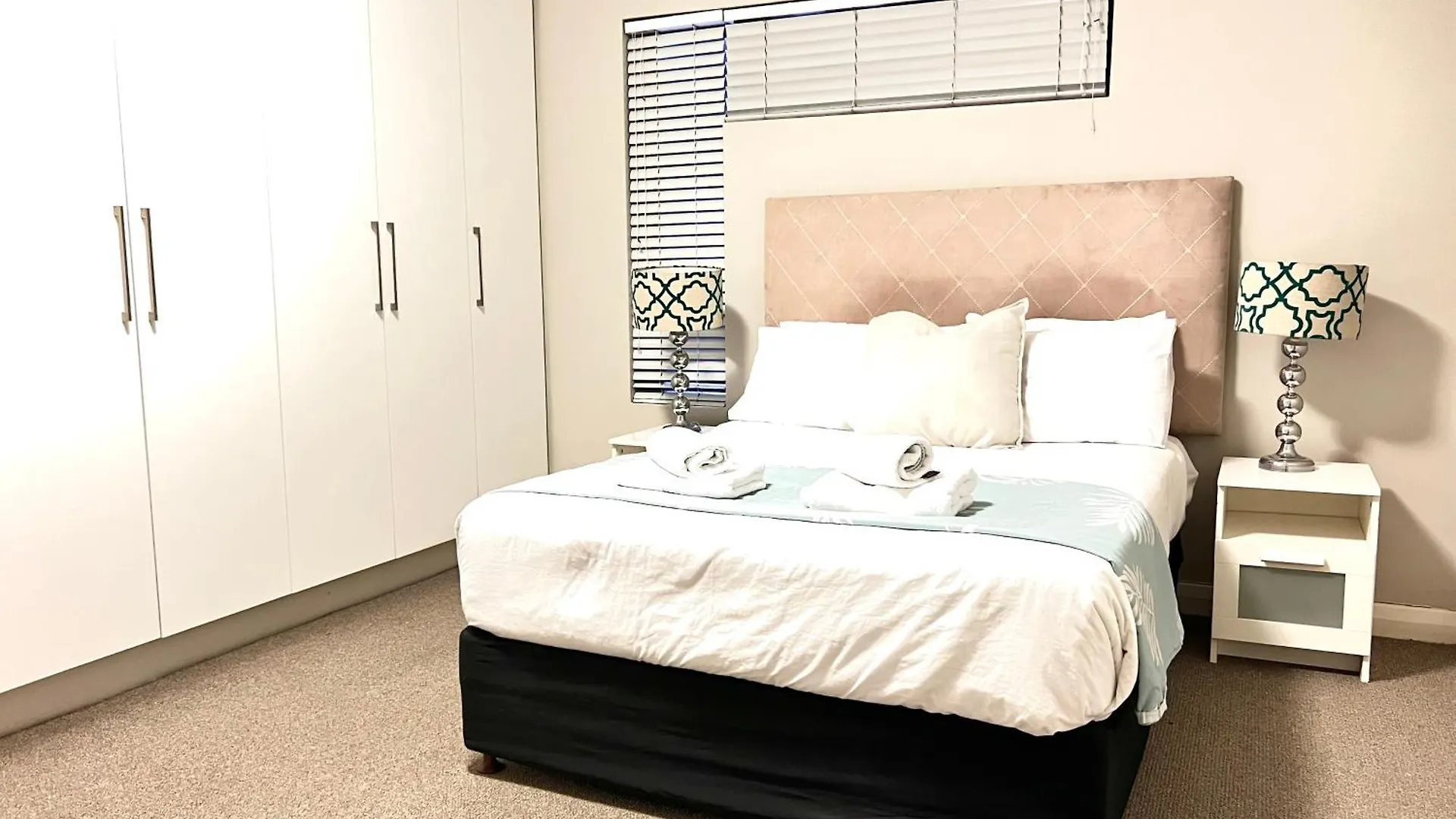 Spacious Modern 1 Bedroom Apartment Near Canal Walk Cape Town South Africa